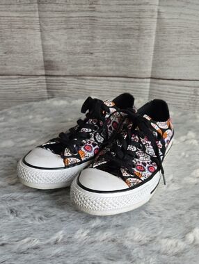 Converse Skull Sneakers, Womens 7 or Mens 5